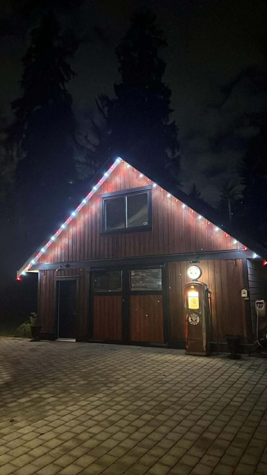 Detached garage accent lighting — LitUp Vancouver installation