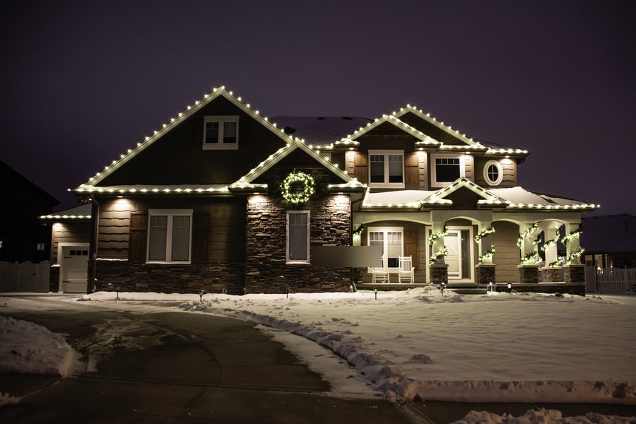 Full roofline with wreath feature — LitUp Vancouver installation
